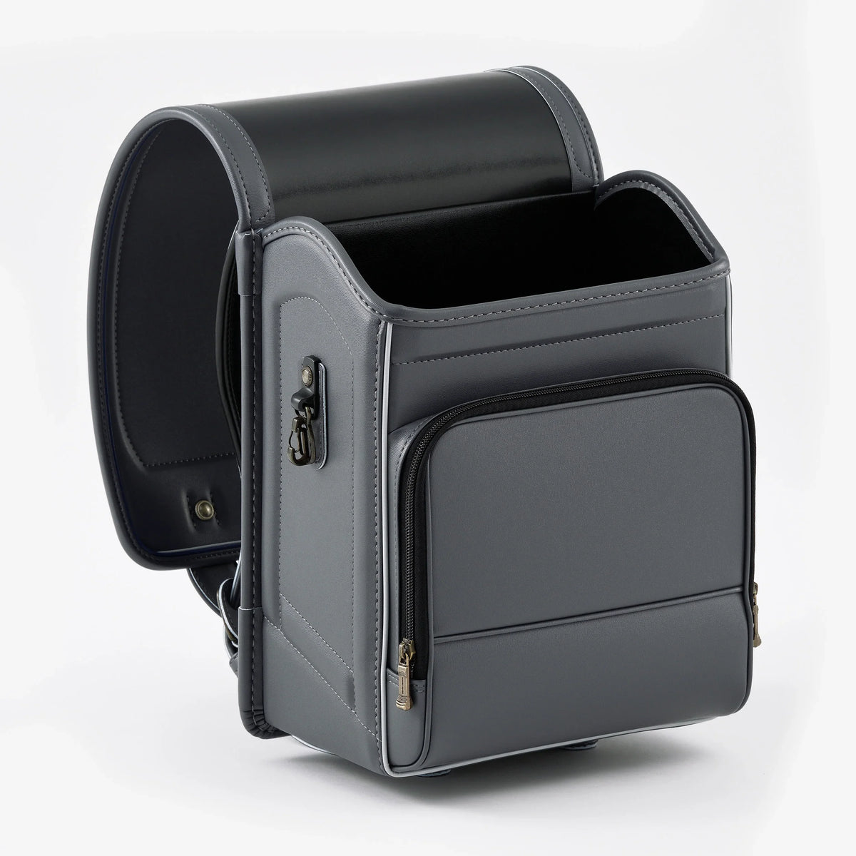 Glanz V Randoseru by Murase Kabanko – gray Japanese Randoseru backpack with boxy shape and front zipper pocket on white background.