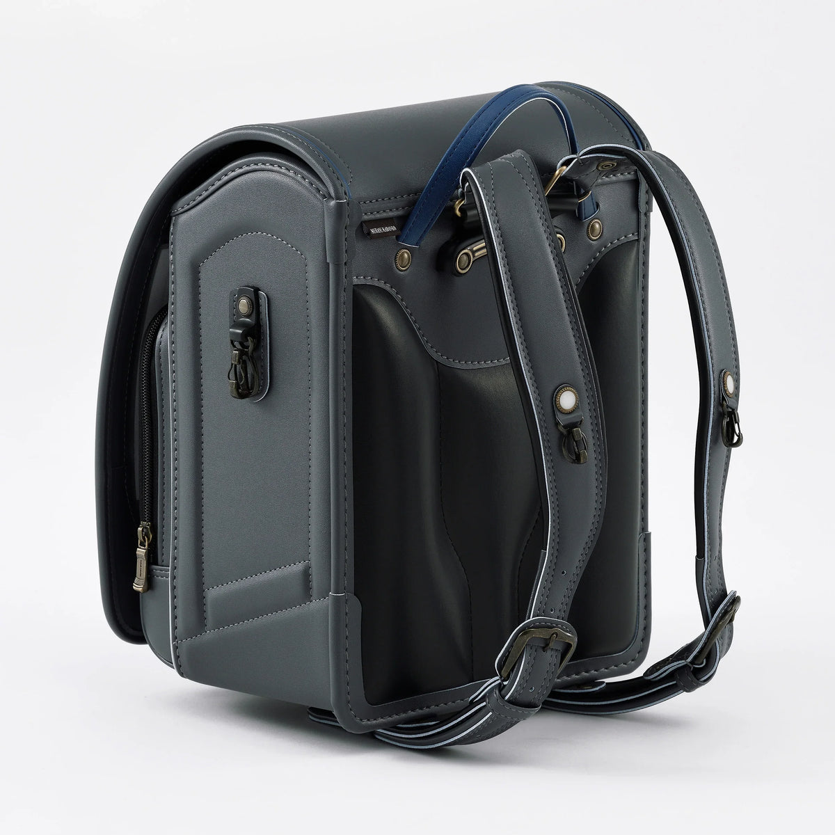 Glanz V Randoseru by Murase Kabanko – gray Japanese randoseru backpack with blue handle, detailed stitching, and adjustable straps