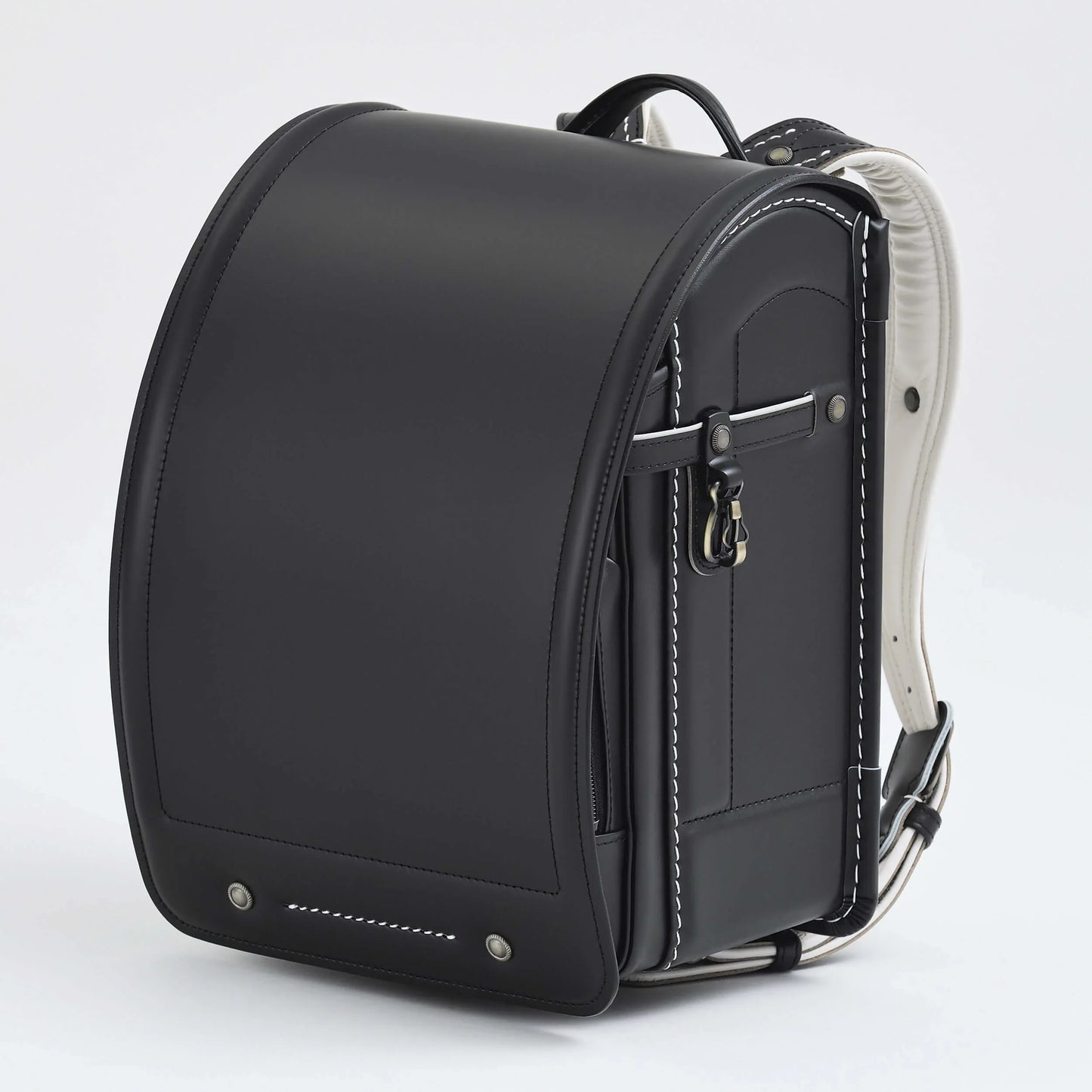Randoseru Takumi black backpack by Murase Kabanko with white contrast stitching and padded straps